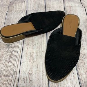American Eagle black mules
